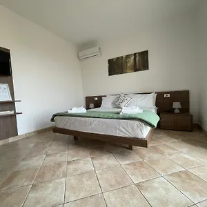  Appartamento Maison De Cheeramie - Tourist Tra Mare E Etna Italia